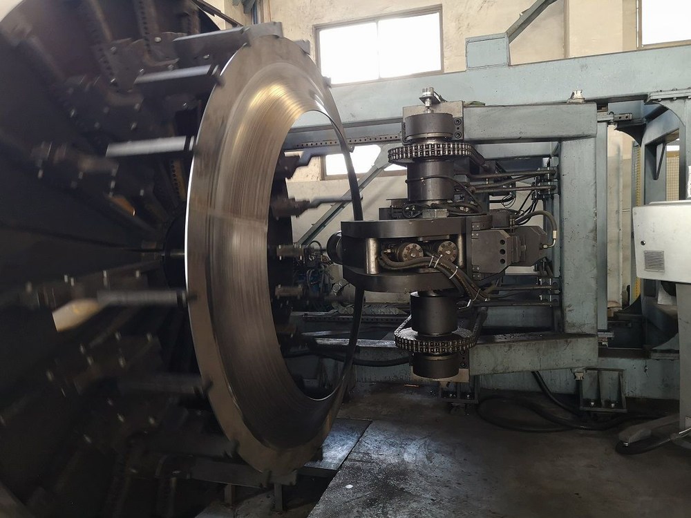 Heavy duty flanging machine